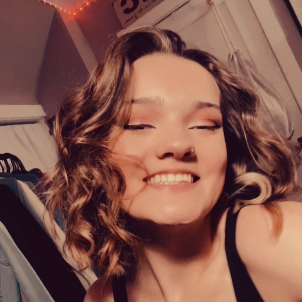 Meet your Posher, Chloe